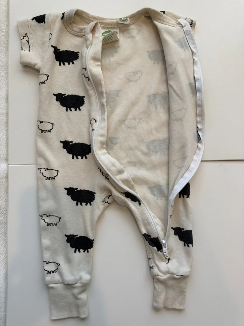 Parade cream short